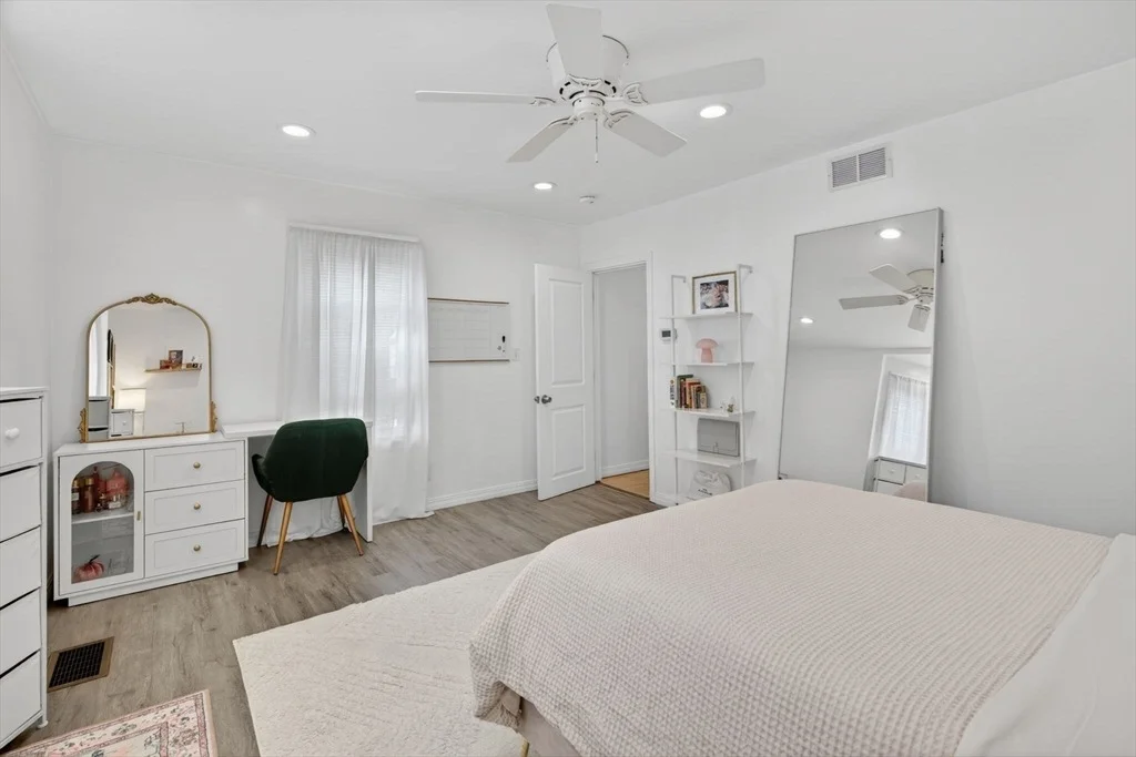 Photo of 29 Bacheller St
