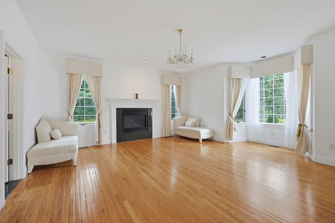 Photo of 88 Fairway Dr