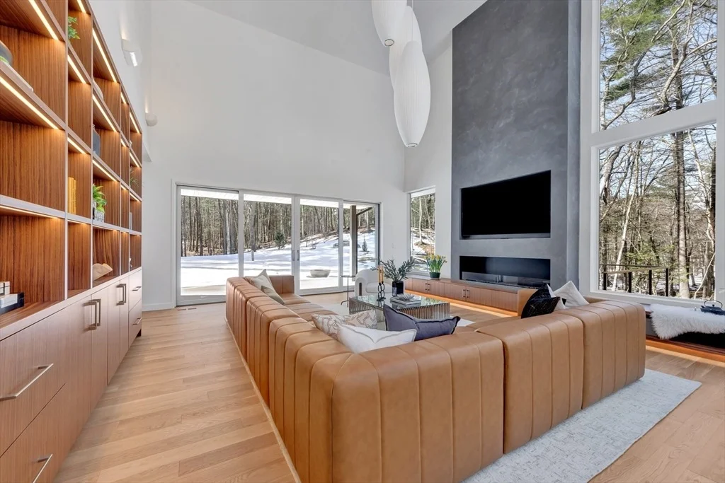 Photo of 363 College Rd