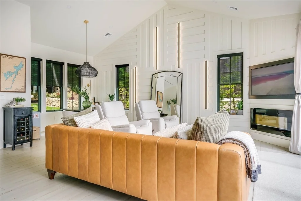 Photo of 226 Lakeview Drive