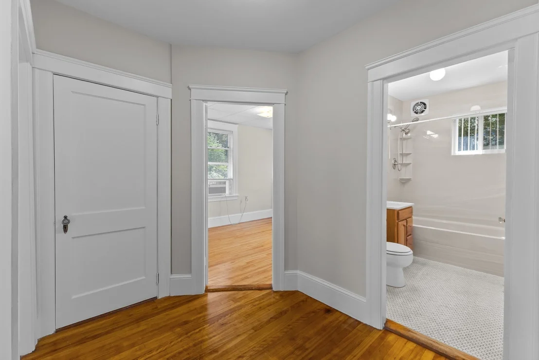 Photo of 33 Clearview Ave