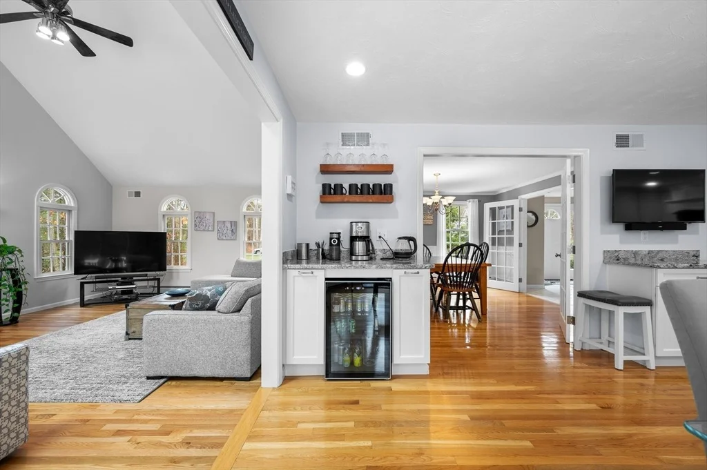 Photo of 9 Windsor Dr