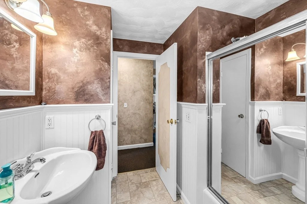 Photo of 236 Glenoak Drive