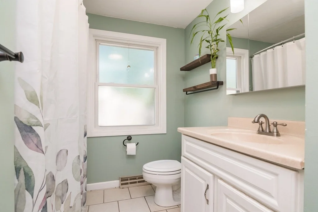 Photo of 12 Daniel Dr