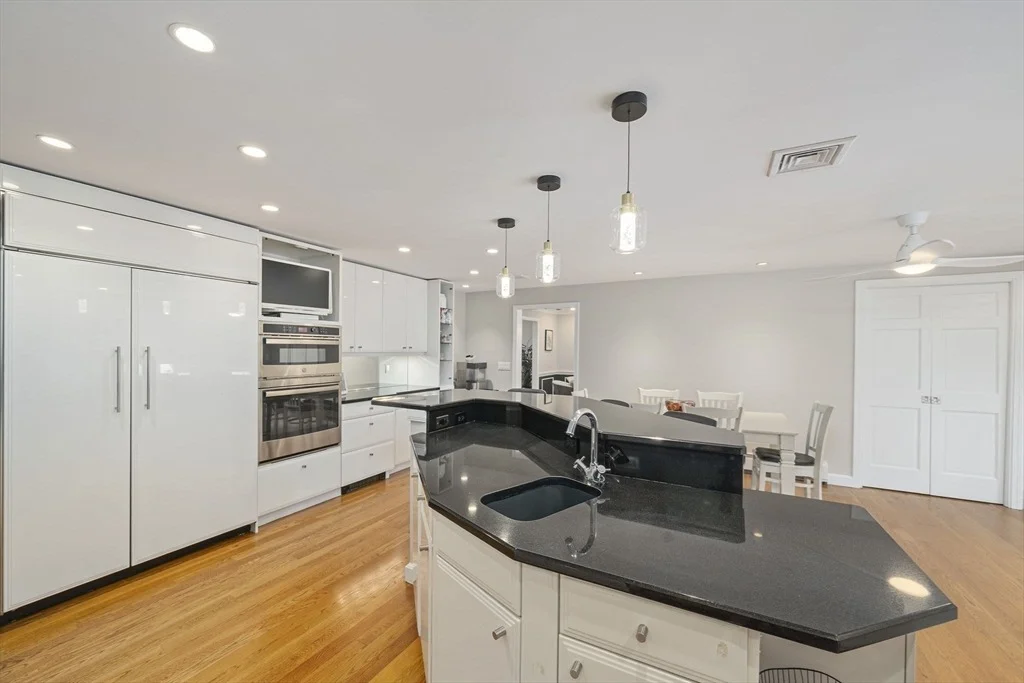 Photo of 42 Eisenhower Dr