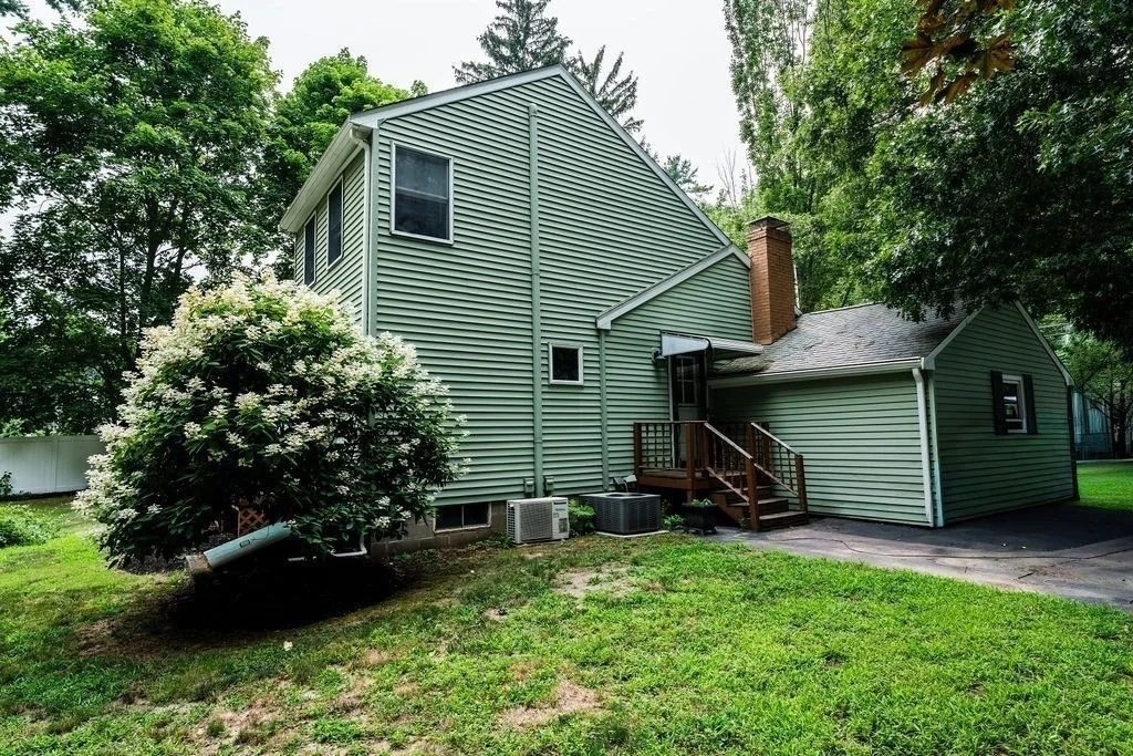 Photo of 1083 Edgell Rd