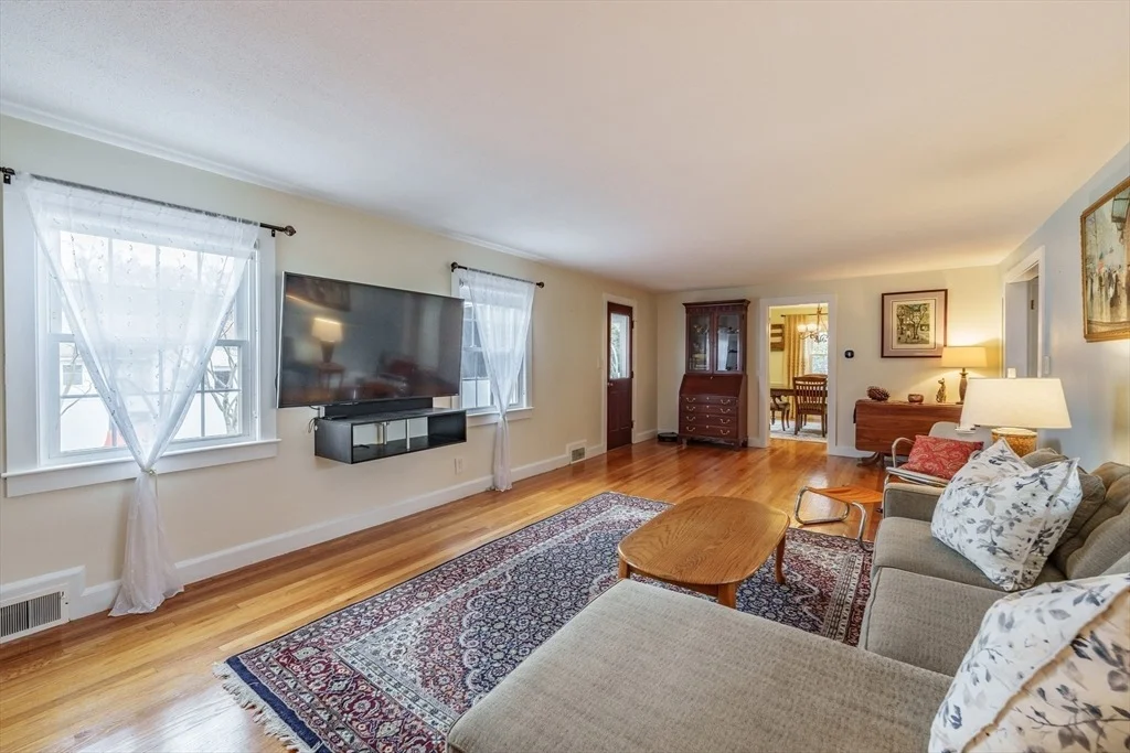 Photo of 236 Burbank Rd