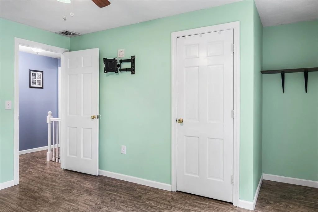Photo of 24 Lantern Ln