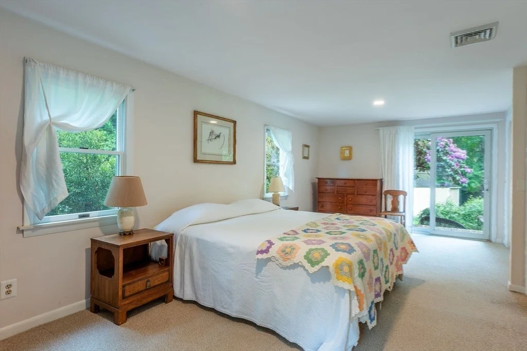 Photo of 54 Deepwoods Dr