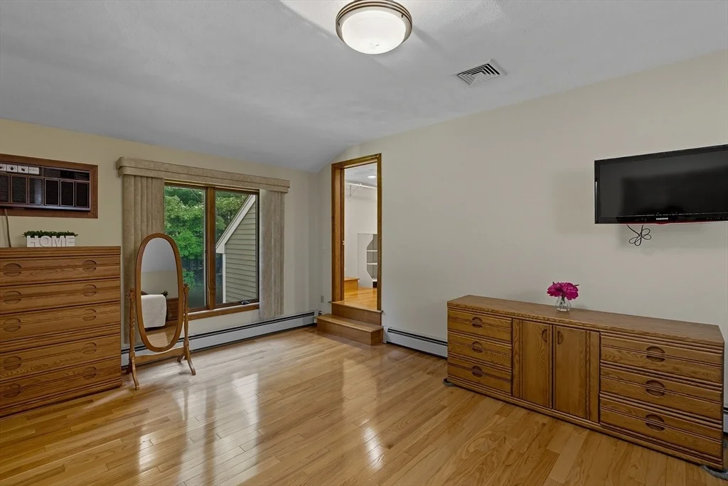 Photo of 56 Walker St