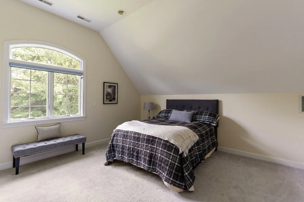 Photo of 8 Buttonwood Dr