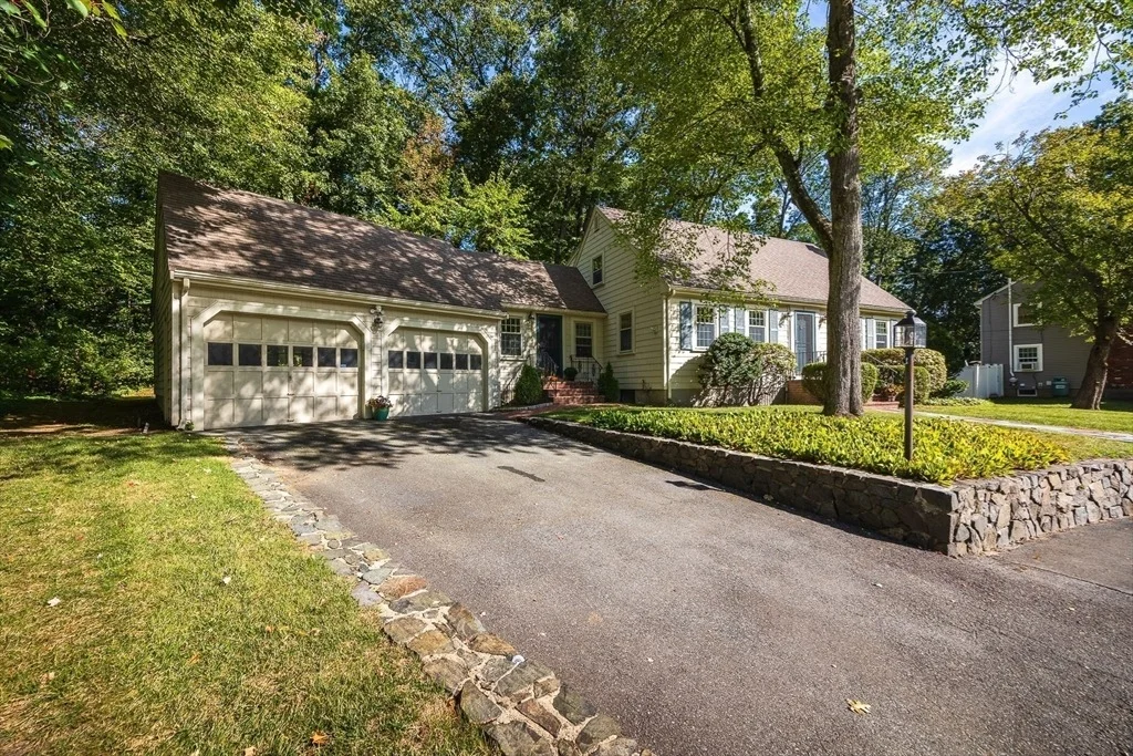 Photo of 21 Pine Ridge Circle