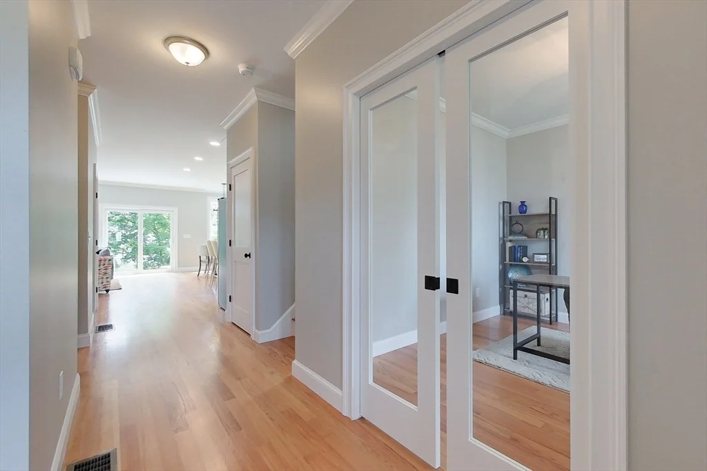 Photo of 10 Pleasant St