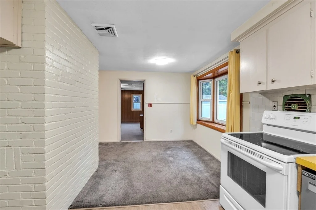 Photo of 15 Fairbrook Rd