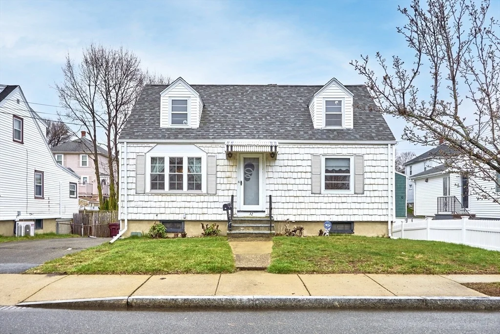 Photo of 32 Abbott Ave