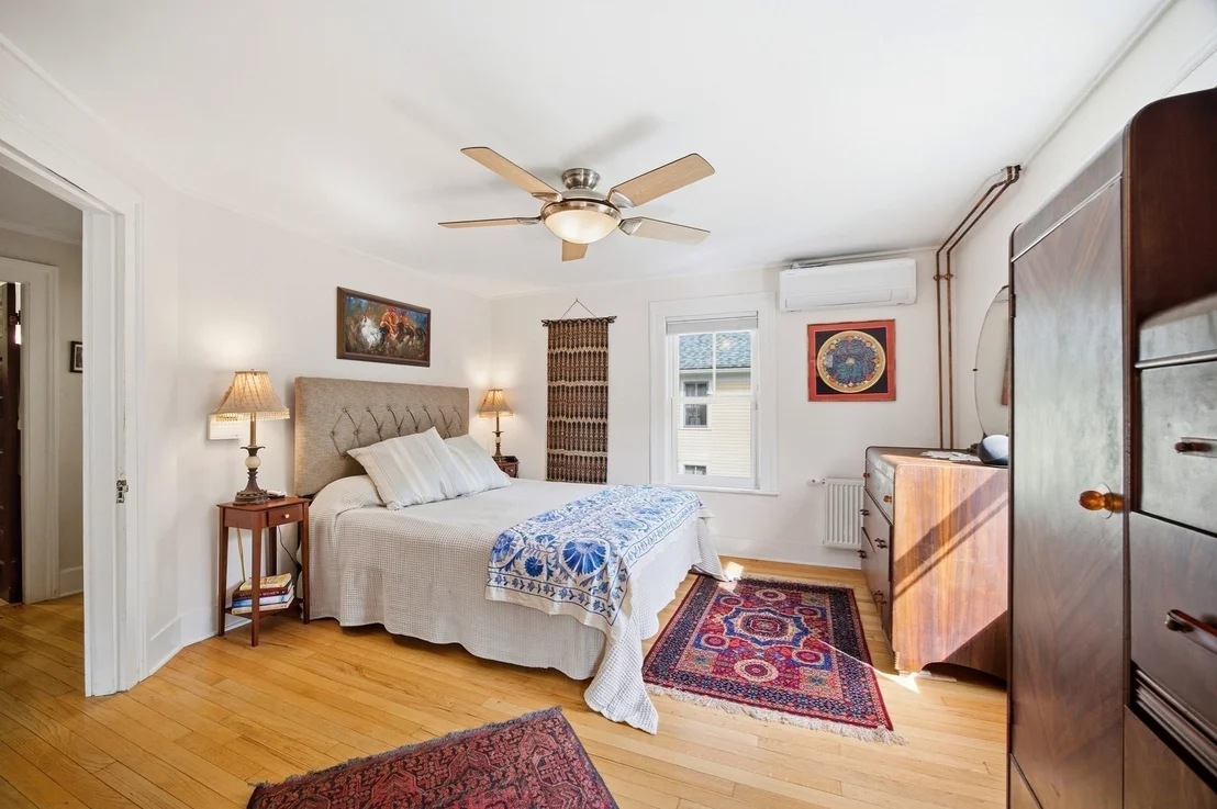 Photo of 211 Crescent St