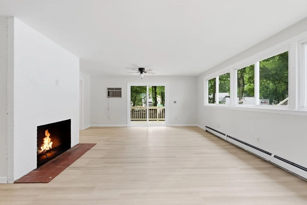 Photo of 1007 Boston Rd
