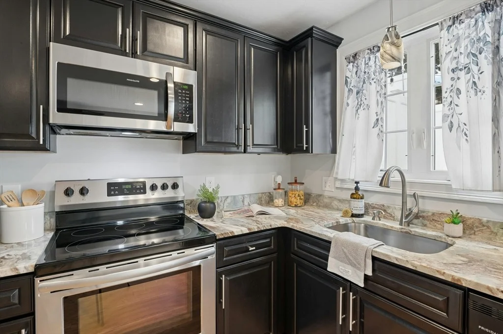 Photo of 129 Derby St