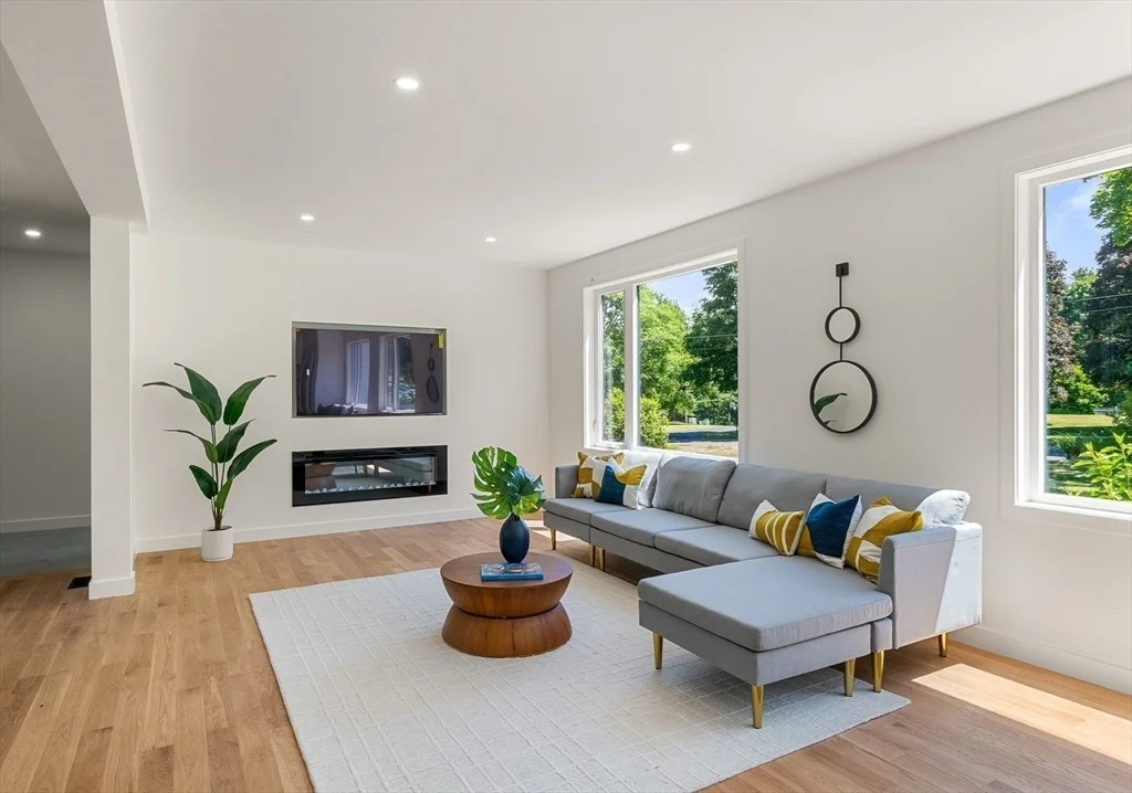 Photo of 23 Deerhaven Rd