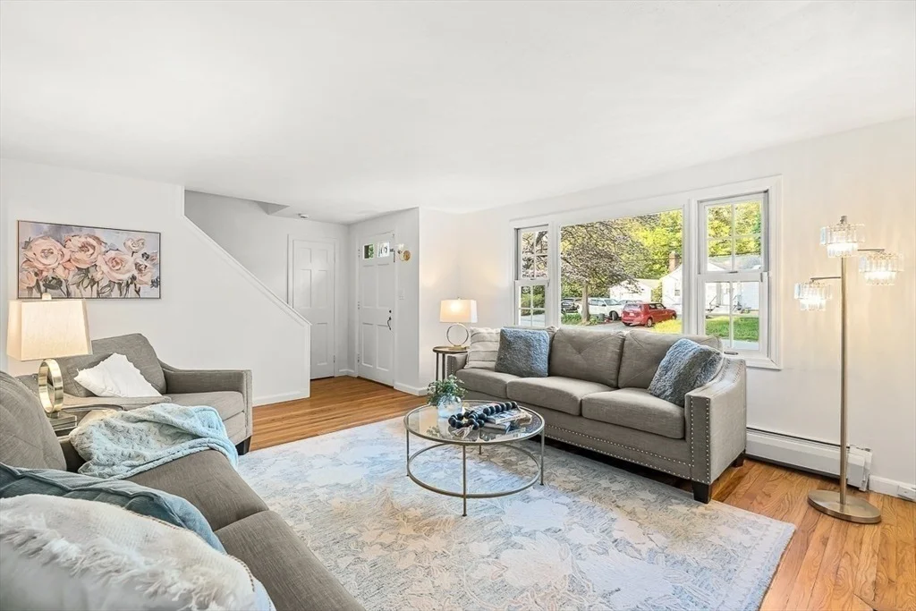 Photo of 7 Haven Ln