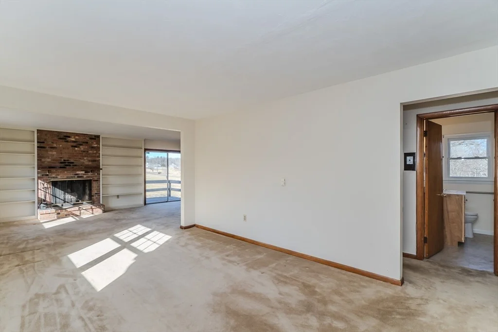 Photo of 18 Highland Cir