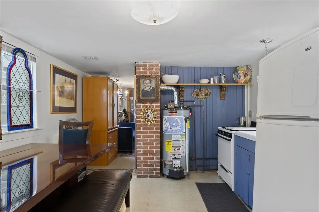 Photo of 10 East Blvd