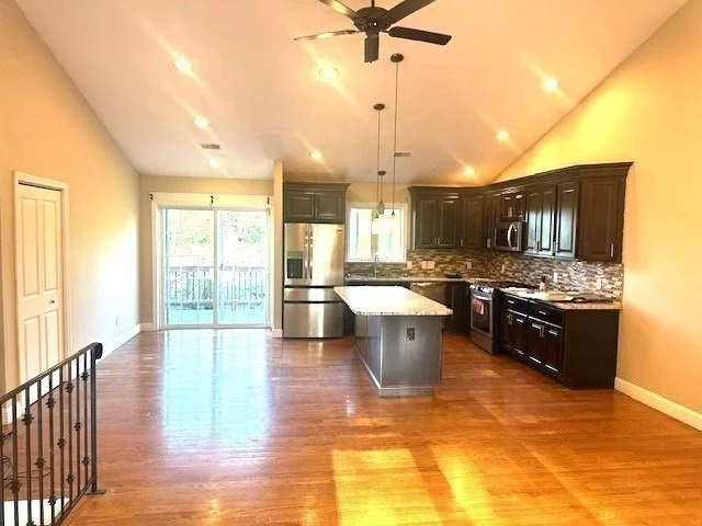 Photo of 34 Carpenter Ave