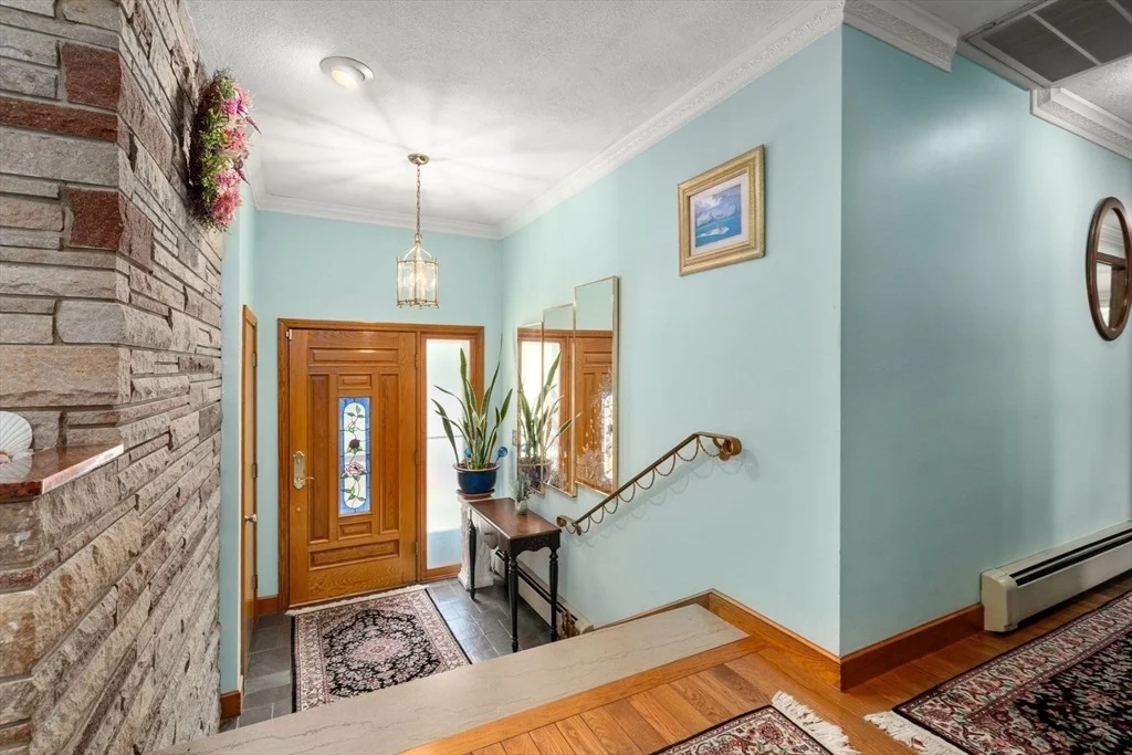 Photo of 15 Hobbs Brook Rd