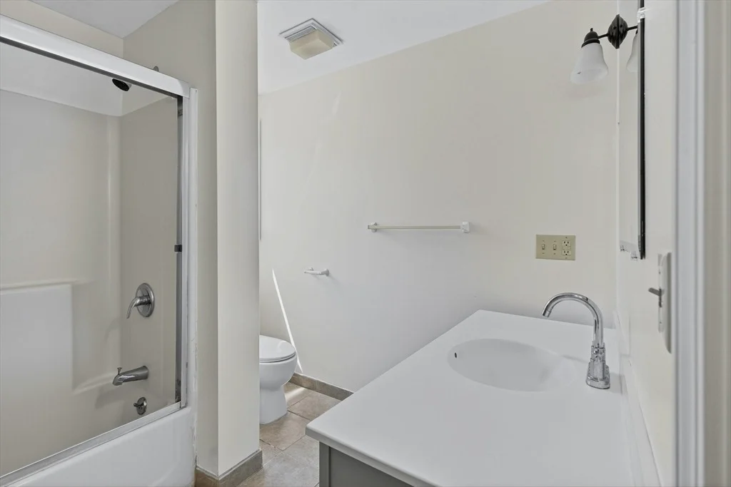 Photo of 32 Sarah Ln