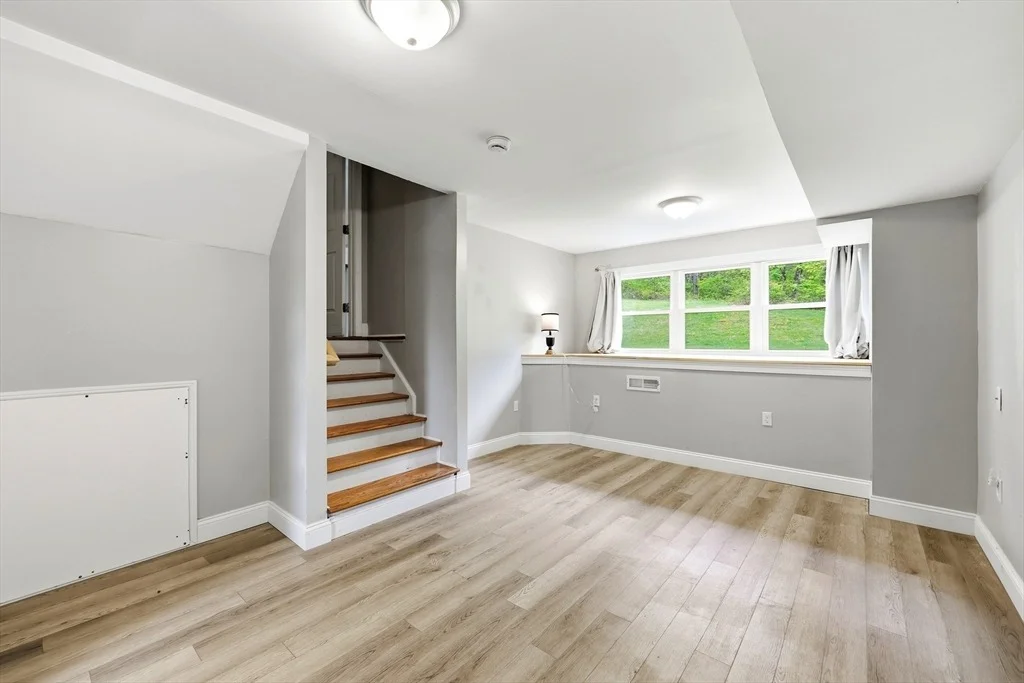 Photo of 1185 Bay Road