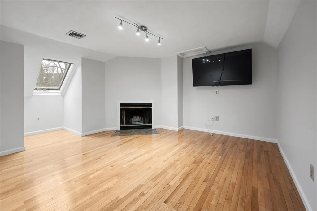 Photo of Unit 3 at 4 Deer Path