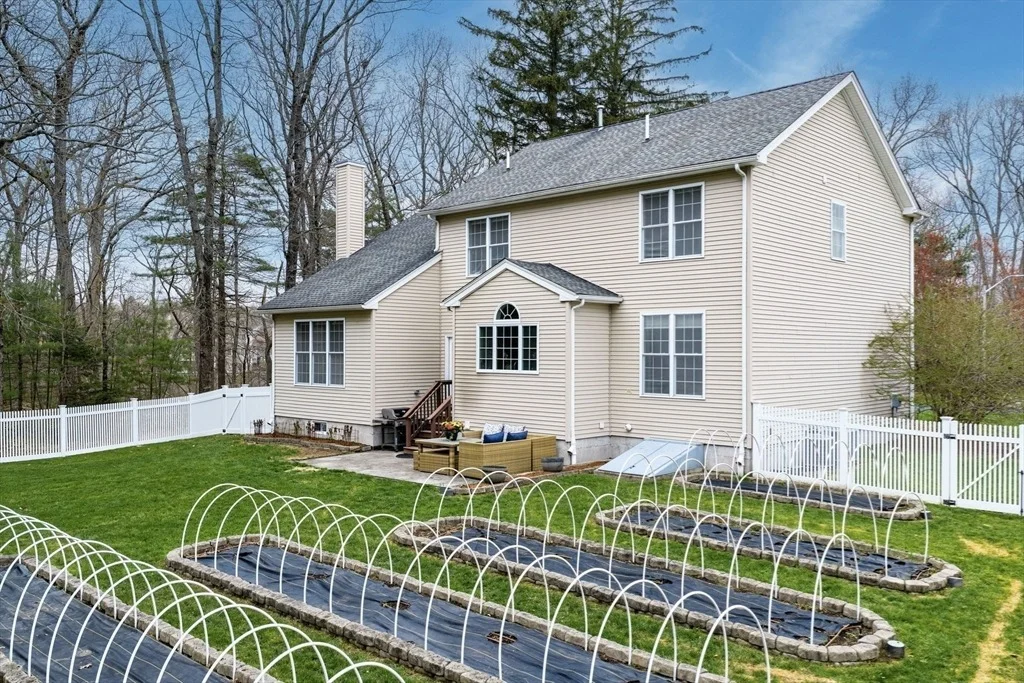 Photo of 16 York Cir