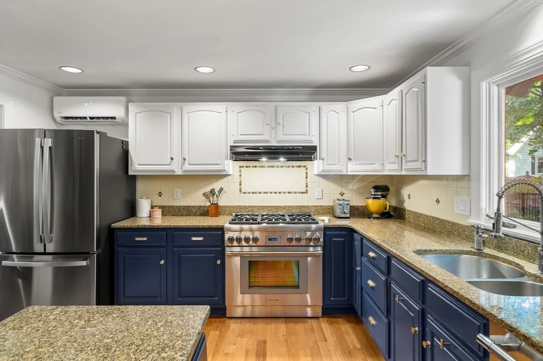 Photo of 6 Lexington Cir