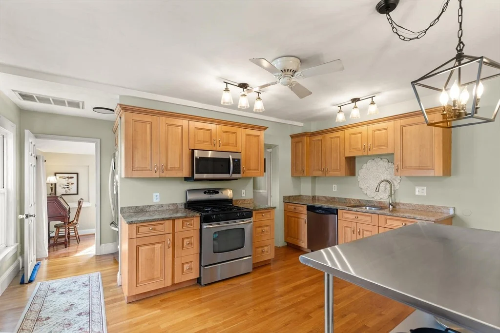 Photo of Unit 3 at 2 Pine St