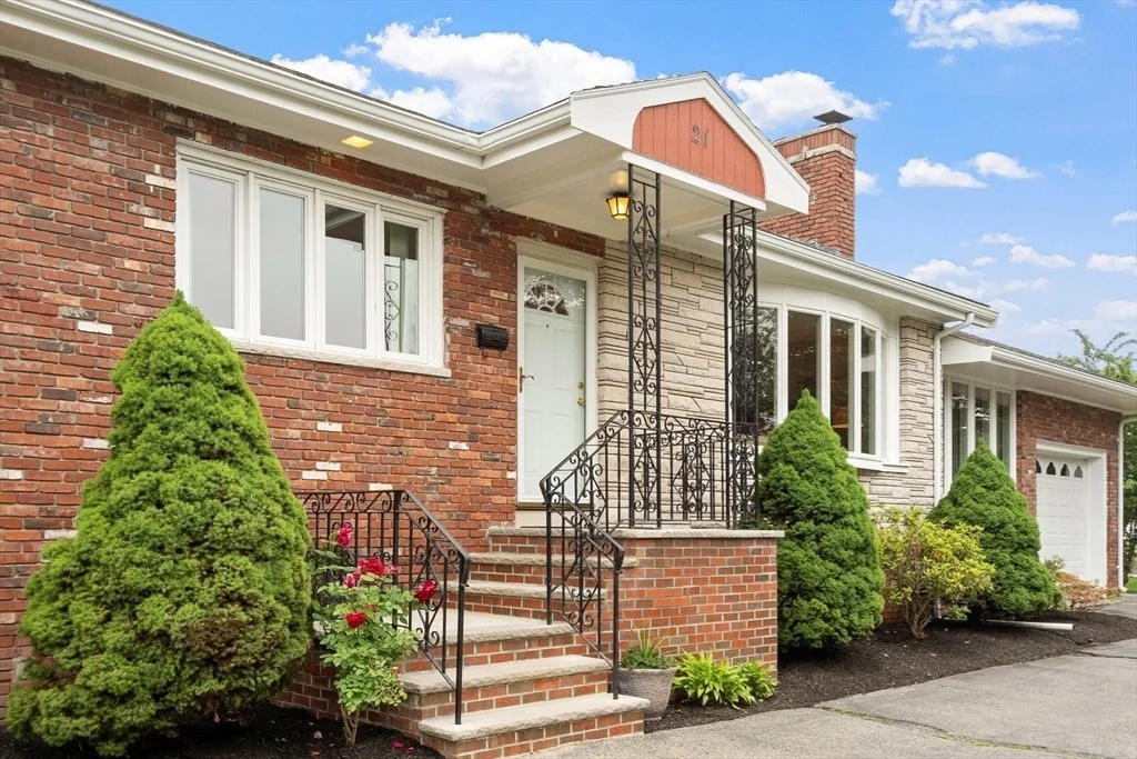 Photo of 21 Laurine Rd