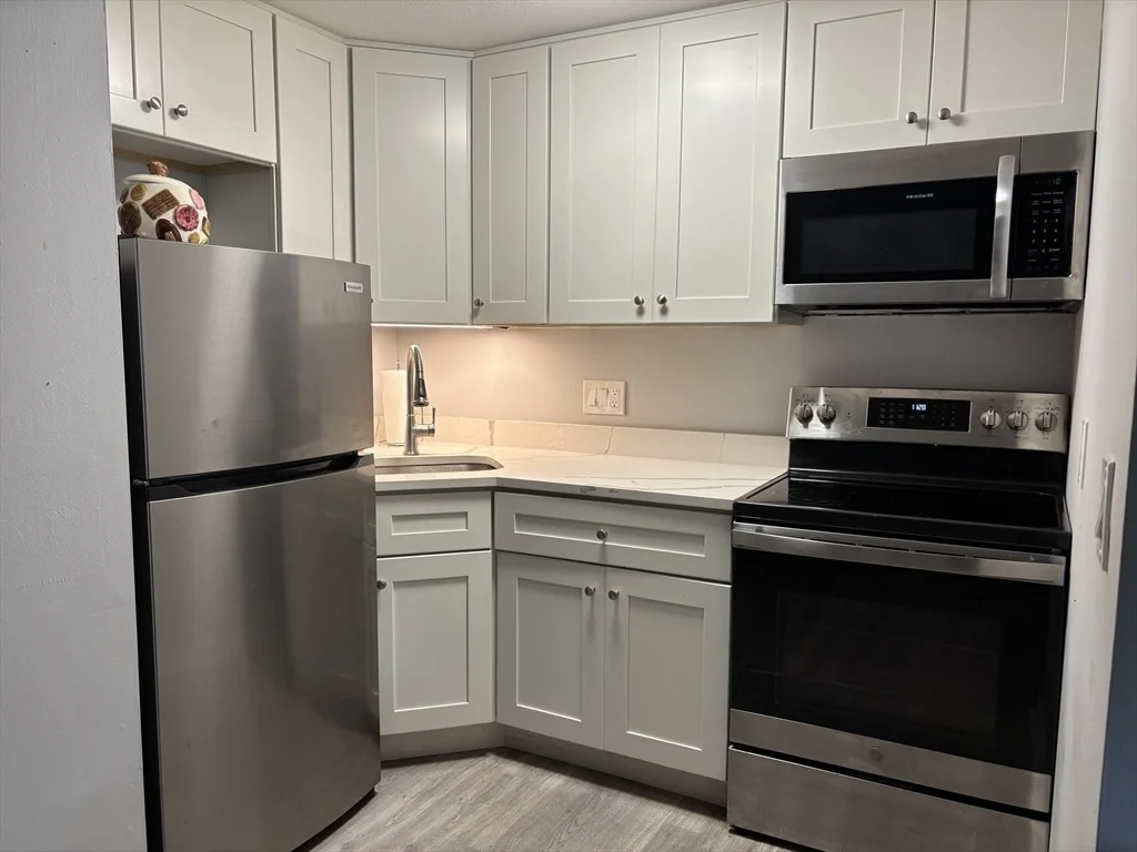 Photo of Unit B at 15 Maple Crest Circle