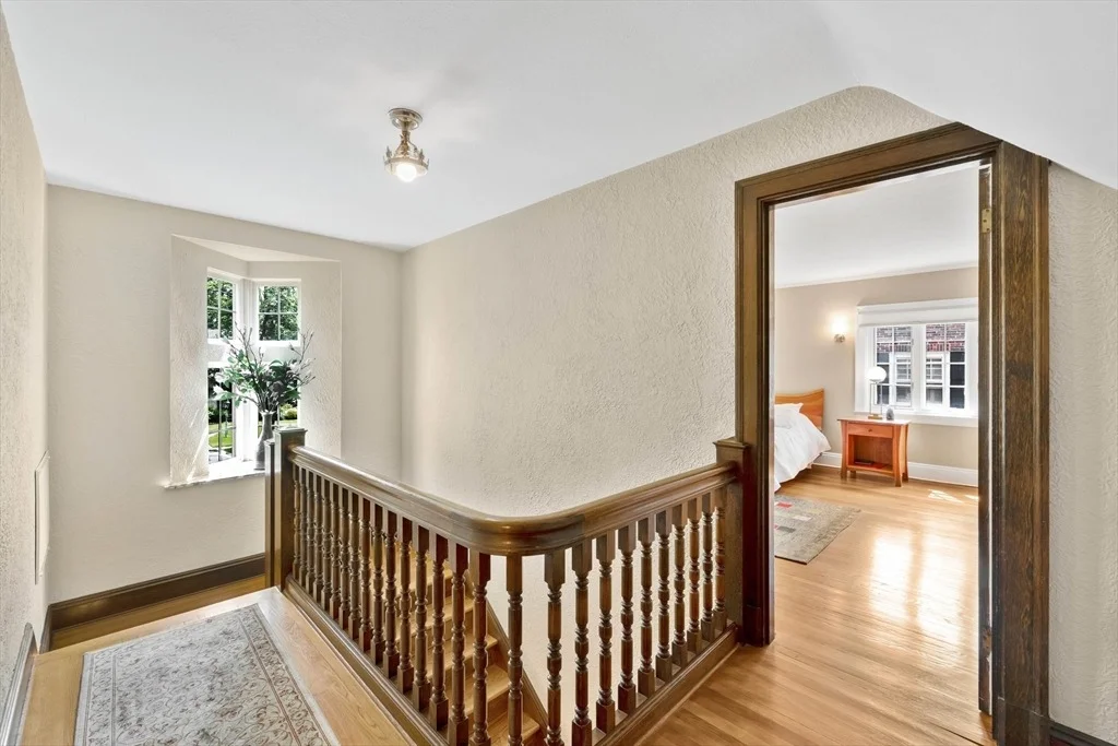 Photo of 44 Meadowbrook Rd