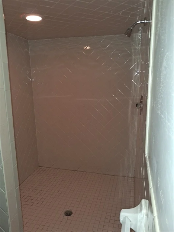 Photo of 5 College Pond Dr