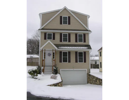 Photo of 8 Knowles Farm Circle