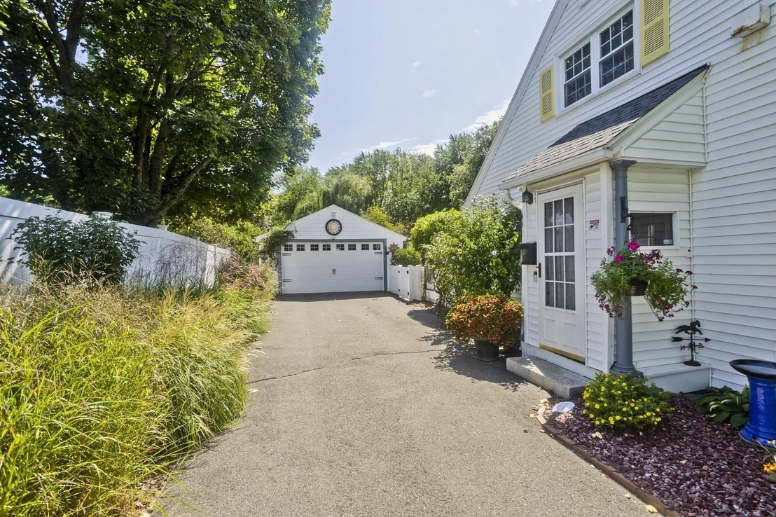 Photo of 65 Beauchamp Terr.