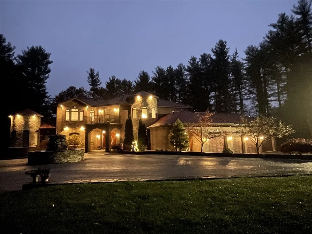 Photo of 8 Janice Ave