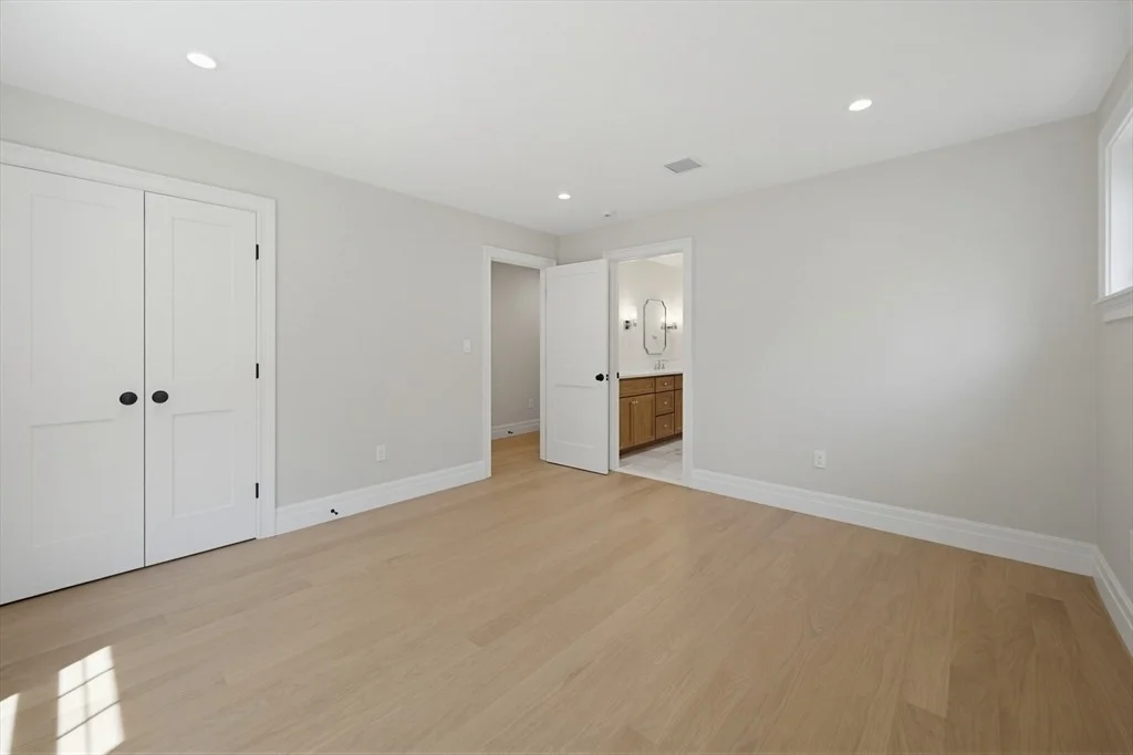 Photo of 70 Woodbine Circle