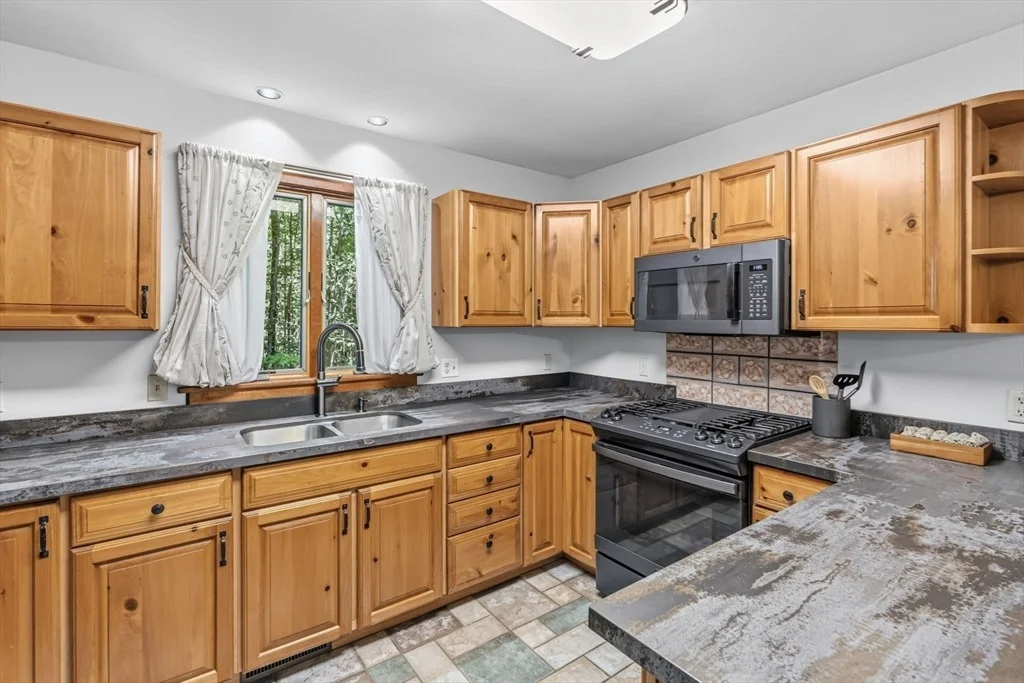 Photo of 345 Harvey Rd