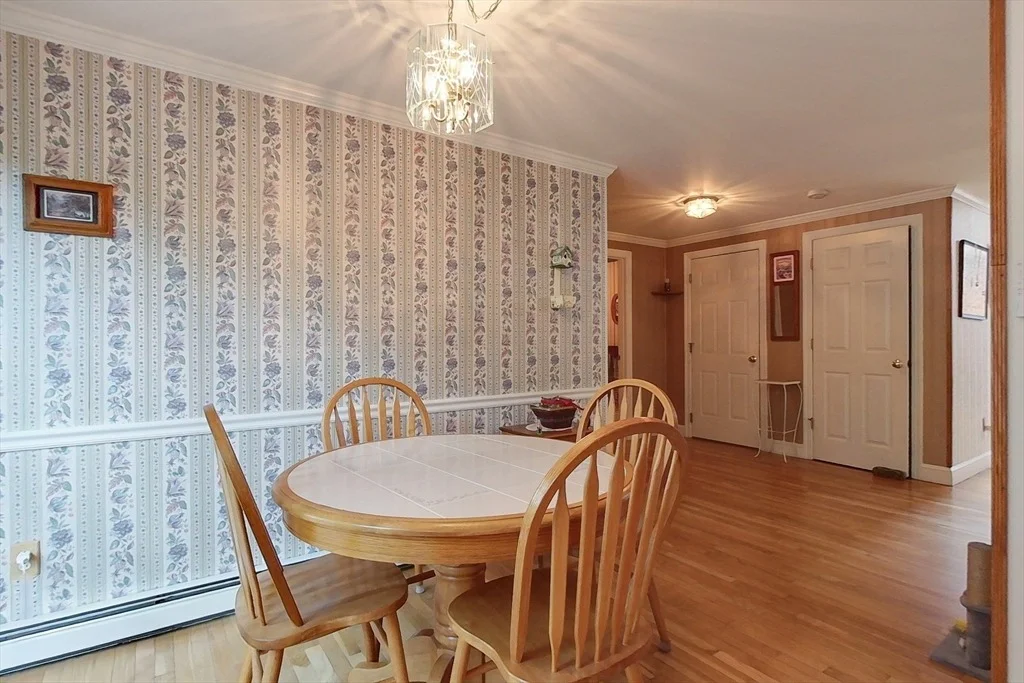 Photo of 220 River Rd