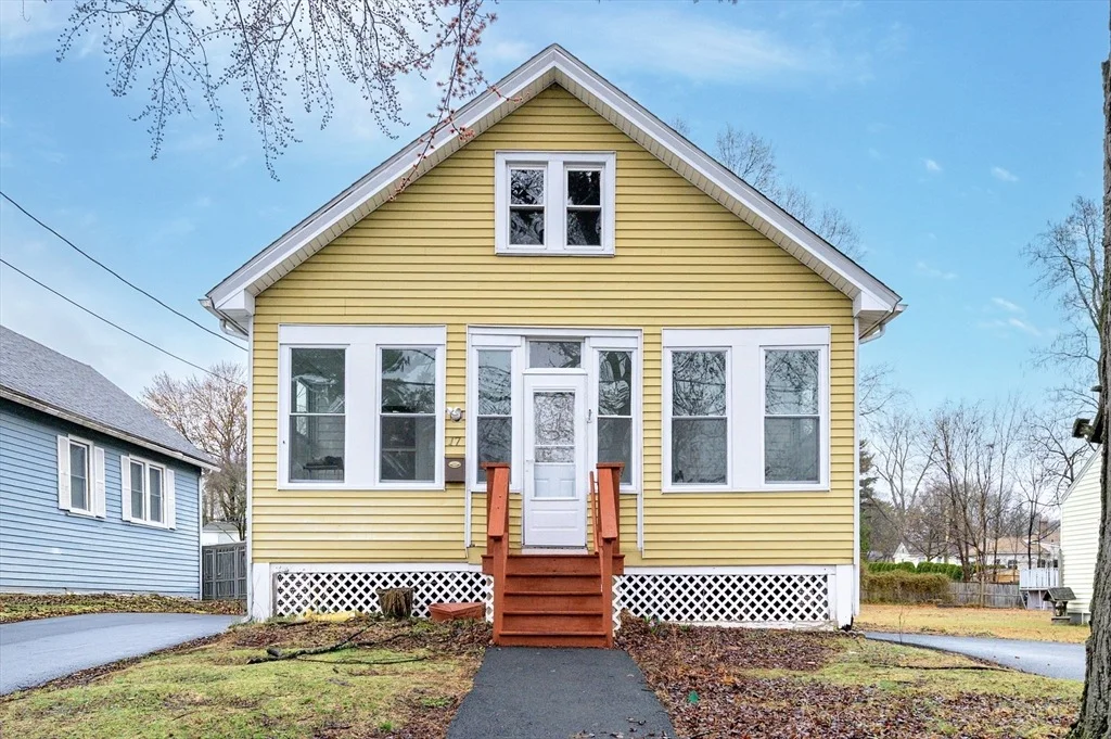 Photo of 17 Oak St