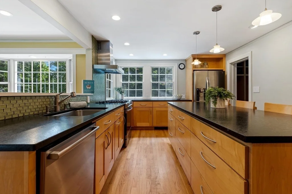 Photo of 18 Isaac Davis Rd