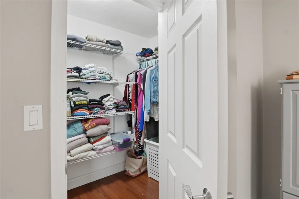 Photo of Unit 701 at 31 Blithewood Avenue