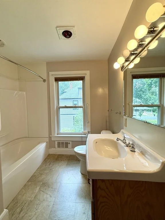 Photo of 4 Davis St