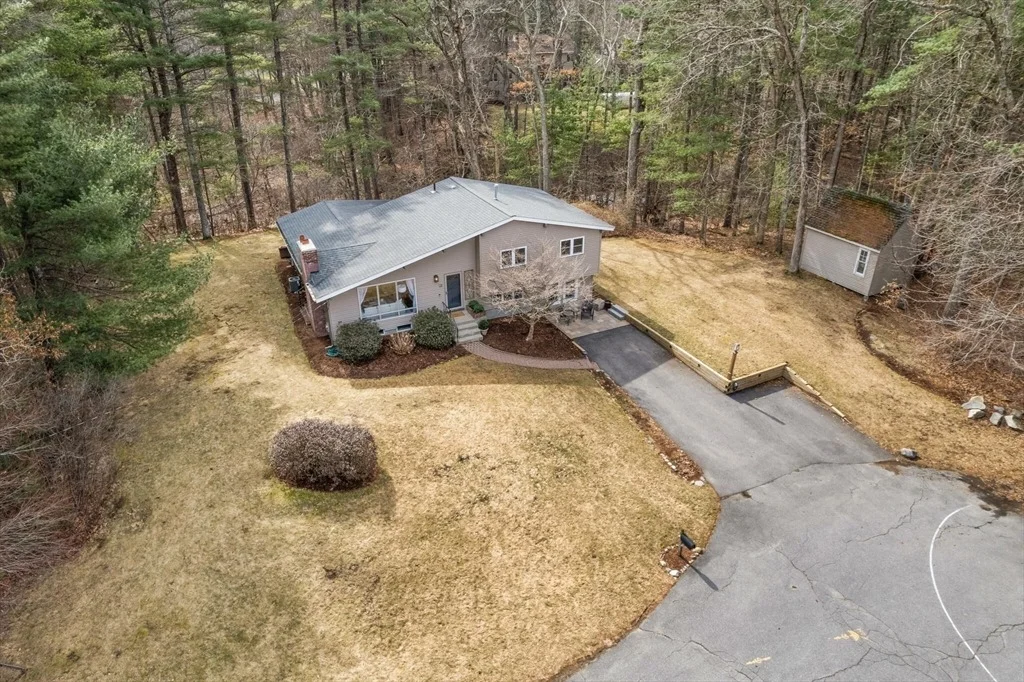 Photo of 31 Meadowbrook Rd