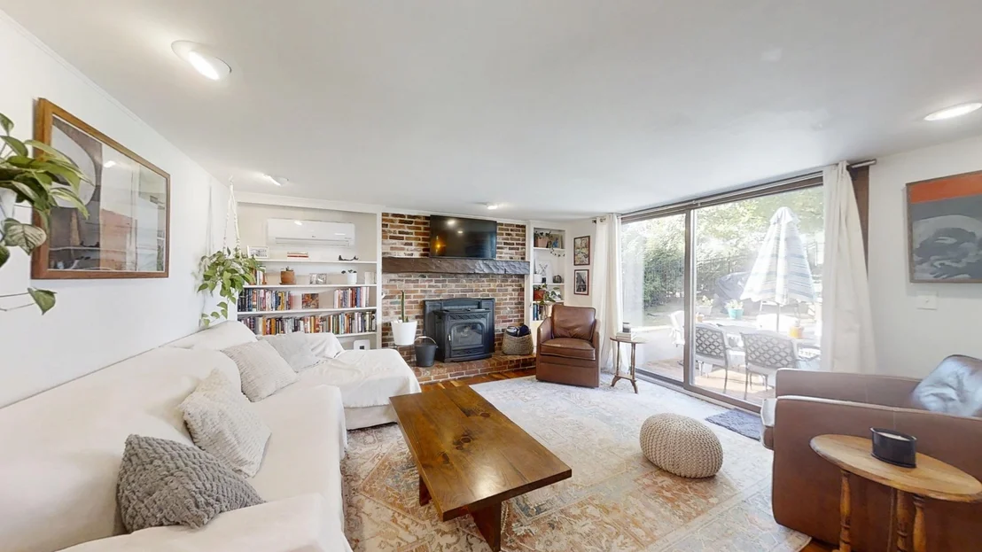 Photo of 54 Whitehall Rd